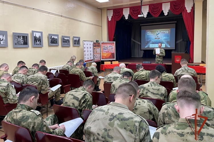 В Красноярском крае сотрудники и военнослужащие Росгвардии приняли участие в международной акции «Диктант Победы»