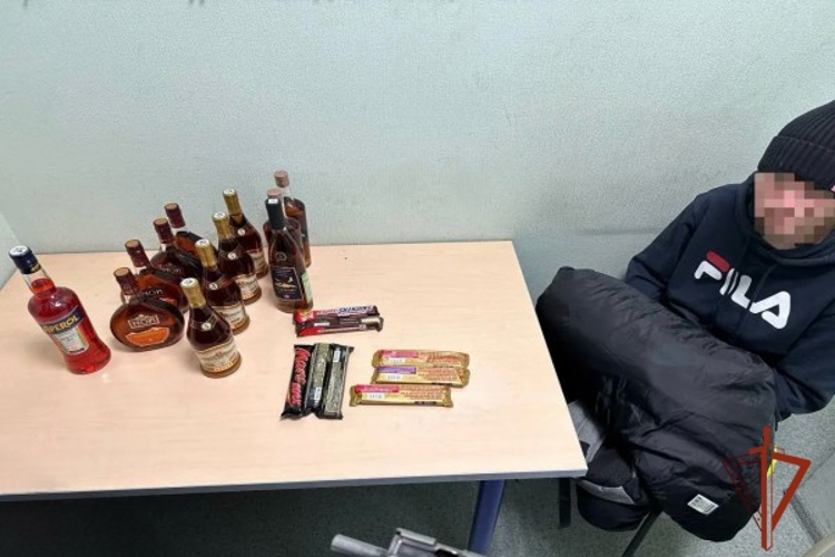 В Красноярске росгвардейцами задержана любительница бесплатного коньяка