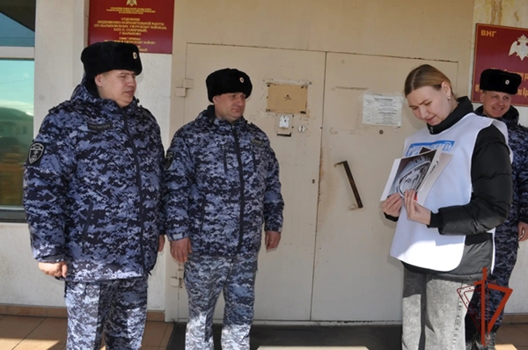 В преддверии Дня космонавтики ужурские росгвардейцы приняли участие в социологическом опросе о героях-космонавтах   