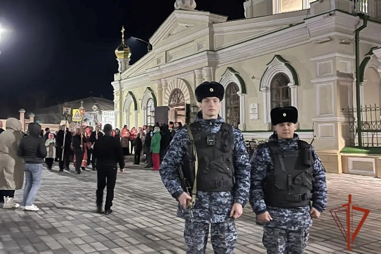 В Красноярском крае росгвардейцы обеспечили правопорядок православного праздника Пасха
