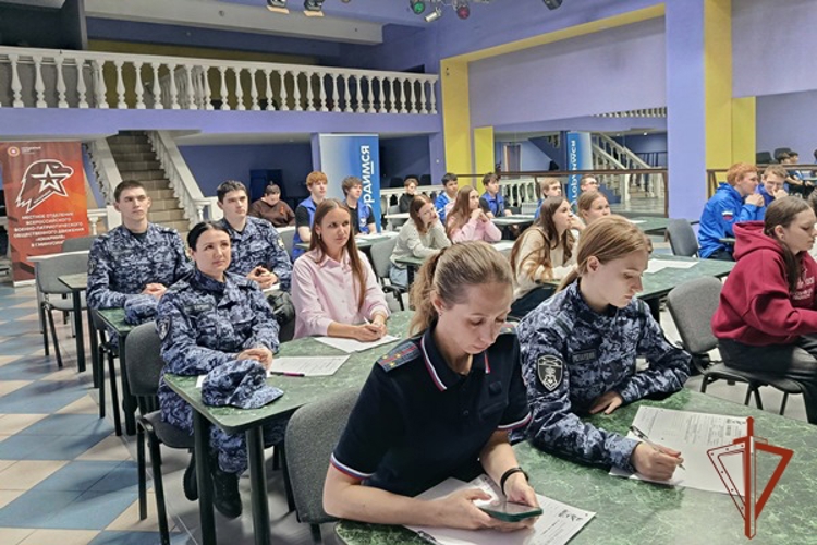 В Красноярском крае сотрудники и военнослужащие Росгвардии приняли участие в международной акции «Диктант Победы»