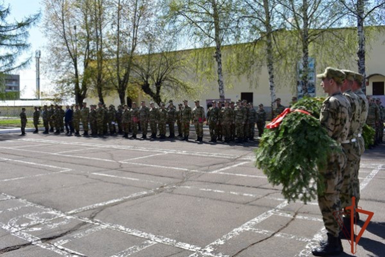 Железногорские военнослужащие Росгвардии почтили память своего коллеги