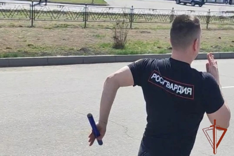 Минусинские росгвардейцы приняли участие в спортивной эстафете, посвященной Дню Победы