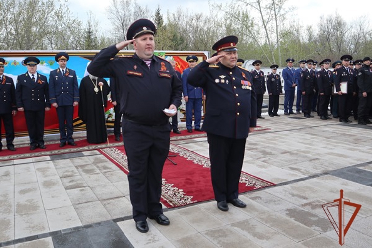 В Красноярске сотрудники Росгвардии торжественно присягнули на верность Родине