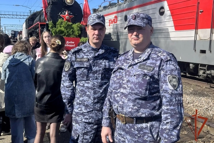 В Красноярском крае росгвардейцы обеспечили правопорядок во время прибытия на станции Поезда Победы