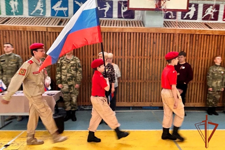 Железногорские военнослужащие Росгвардии стали почетными гостями смотра песни и строя
