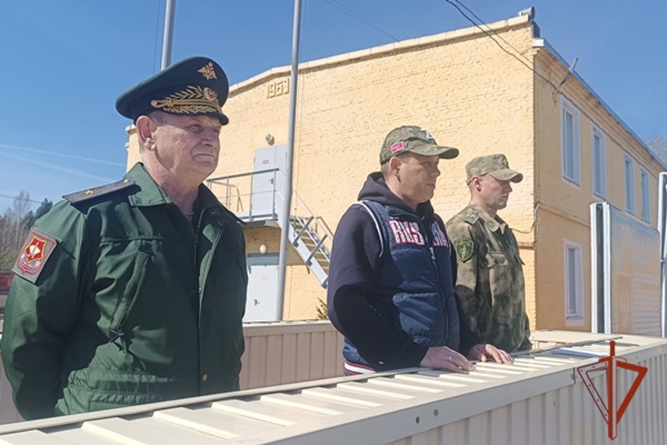 В зеленогорской воинской части Росгвардии прошёл Всероссийский день призывника