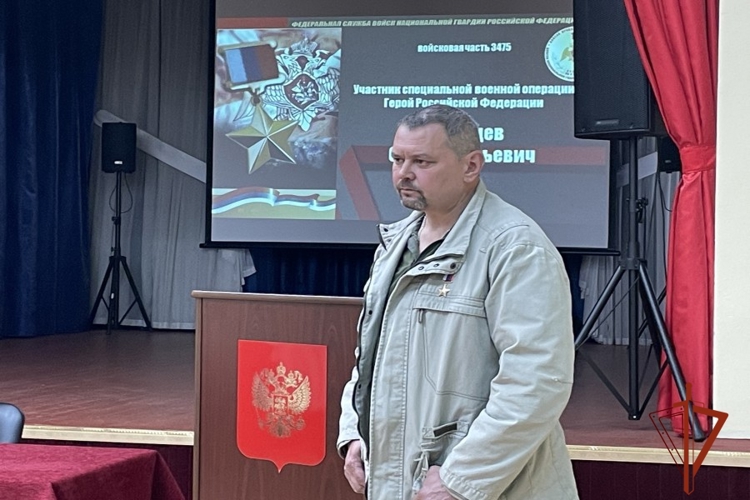 Воинская часть Красноярского соединения Росгвардии с честью приняла почётного гостя Героя России Олега  Ликонцева