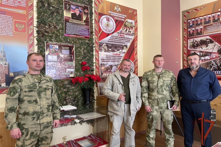 Воинская часть Красноярского соединения Росгвардии с честью приняла почётного гостя Героя России Олега  Ликонцева