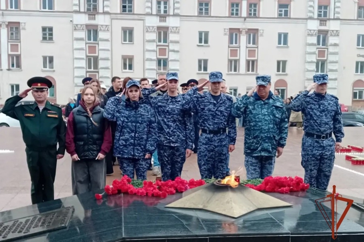В Красноярском крае росгвардейцы приняли участие в церемониях, посвященных Дню памяти и скорби
