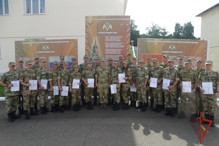 Торжественное мероприятие, псвященное окончанию первоначальной подготовки росгвардейцев в Железногорске