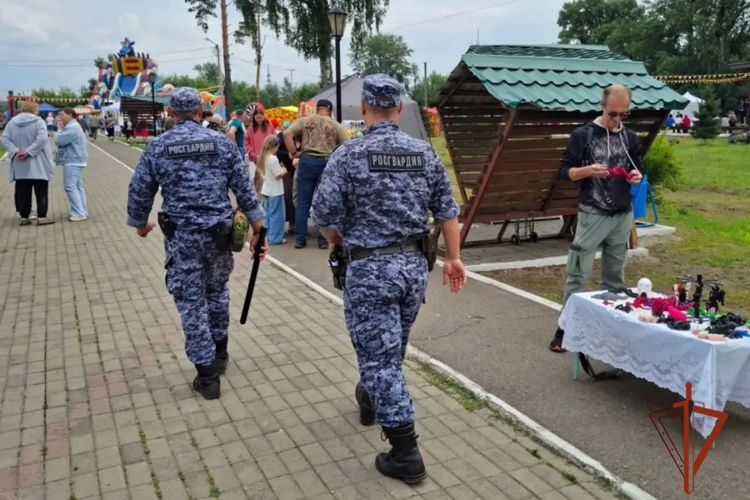 Сотрудники вневедомственной охраны обеспечили безопасность праздничных мероприятий в Красноярском крае
