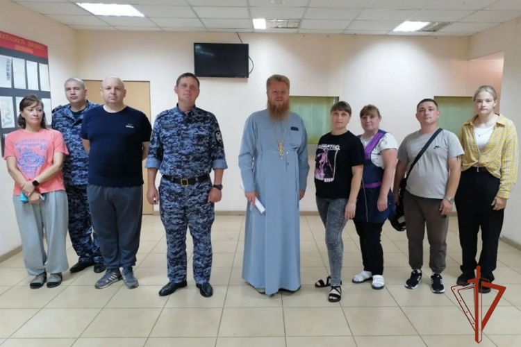 В Ужуре состоялась встреча сотрудников Росгвардии в преддверии Дня Крещения Руси