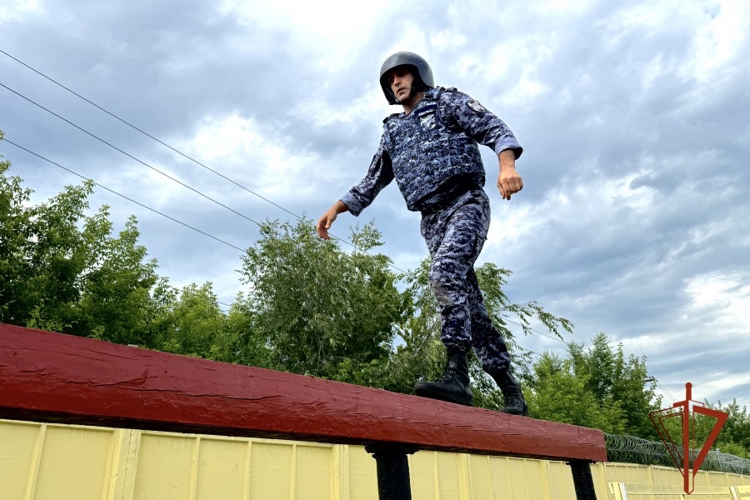 Окружной этап конкурса профессионального мастерства среди экипажей вневедомственной охраны Сибирского округа Росгвардии прошел в Красноярске