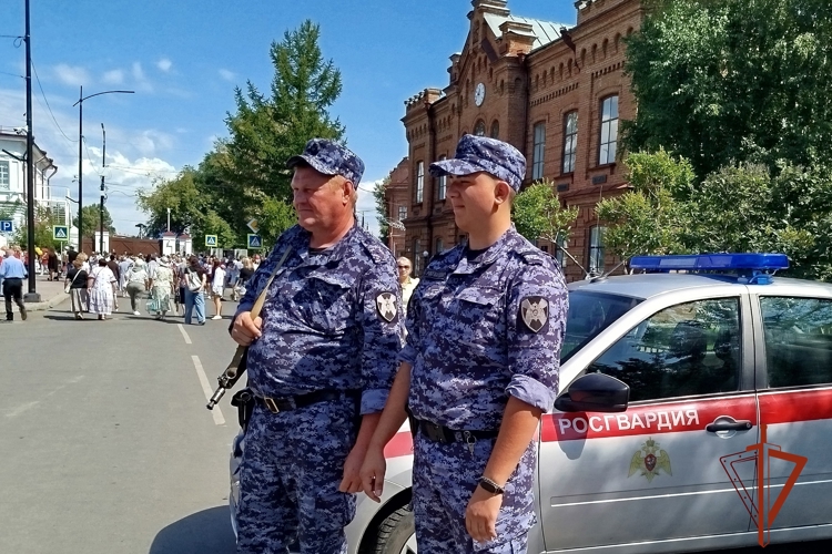 Росгвардейцы обеспечили охрану общественного порядка в День минусинского помидора