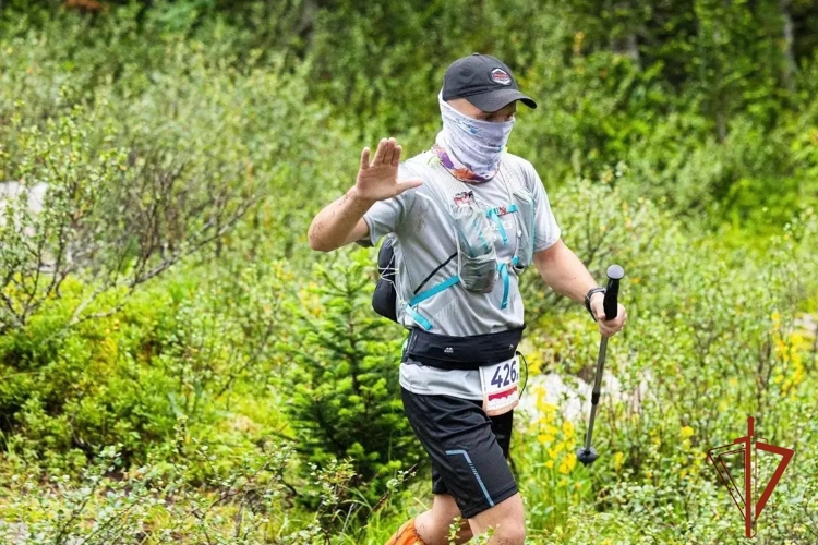 В Красноярске сотрудник ОМОН Росгвардии принял участие в фестивале «Skyrunfest»