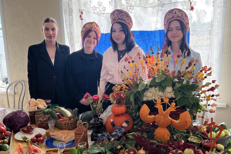 В Красноярске вневедомственная охрана Росгвардии провела традиционную выставку «Урожай-2026»