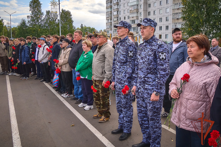 В Красноярском крае сотрудники подразделений краевого управления вневедомственной охраны Росгвардии в День солидарности борьбы с терроризмом провели ряд мероприятий