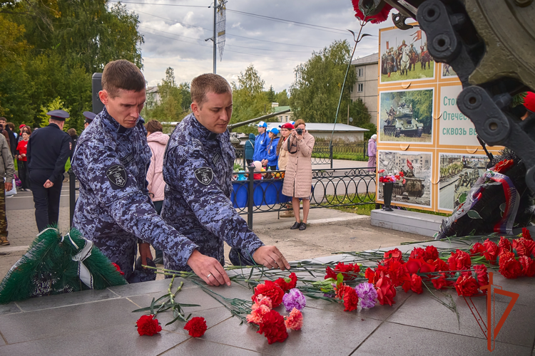 В Красноярском крае сотрудники подразделений краевого управления вневедомственной охраны Росгвардии в День солидарности борьбы с терроризмом провели ряд мероприятий