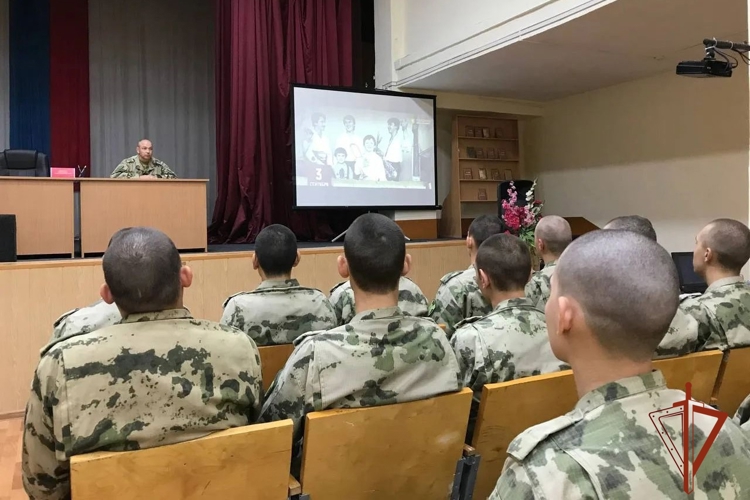 В Железногорске военнослужащие Красноярского соединения Росгвардии провели ряд мероприятий, приуроченных Дню солидарности в борьбе с терроризмом