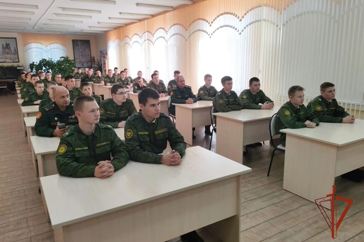 Кадетам рассказали о возможностях обучения и службы в Росгвардии