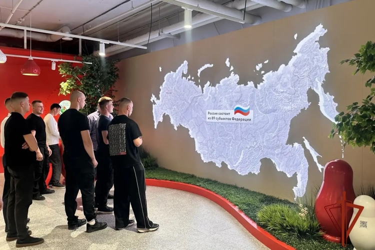 Росгвардейцы посетили Национальный центр «Россия» 