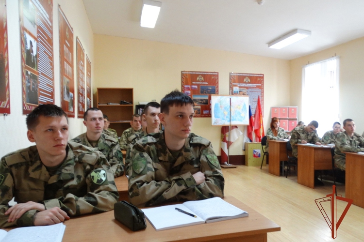 В Железногорске стартовал курс первоначальной подготовки для военнослужащих, поступивших на службу по контракту 
