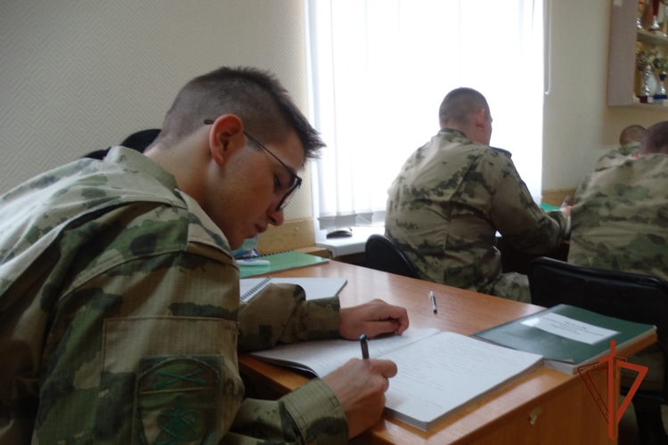 В Железногорске стартовал курс первоначальной подготовки для военнослужащих, поступивших на службу по контракту 