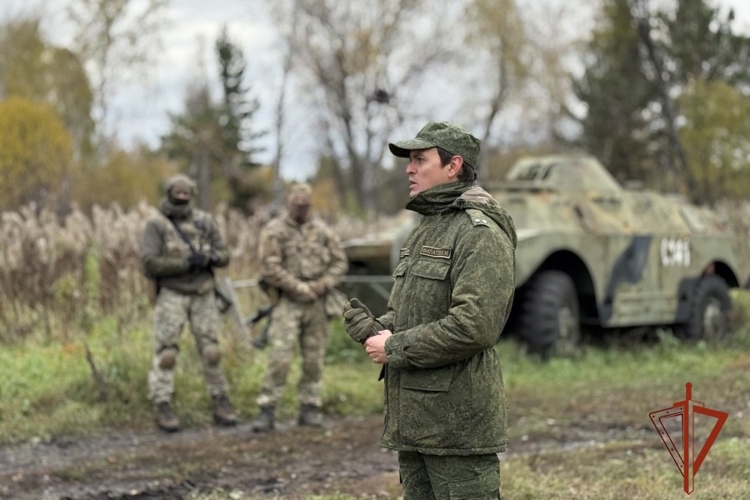 Сотрудники специальных подразделений Росгвардии в Красноярске провели практические занятия для студентов-следователей