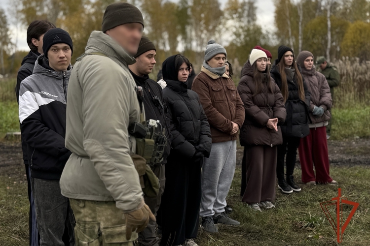 Сотрудники специальных подразделений Росгвардии в Красноярске провели практические занятия для студентов-следователей