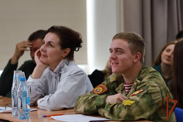 Курсанты ведомственного института Росгвардии вошли в жюри конкурса чтецов среди школьников