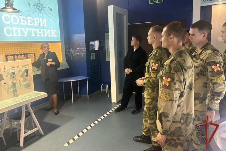 Курсанты ведомственного института Росгвардии посетили железногорский выставочный Центр