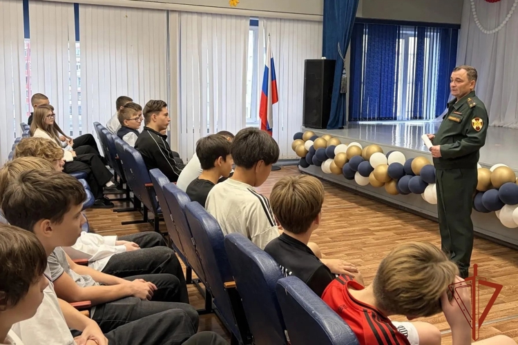 В Норильске росгвардейцы провели первое занятие с учащимися  профильного класса Росгвардии